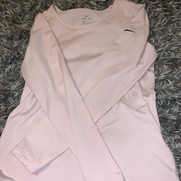 Nike Tops - Nike long sleeve top